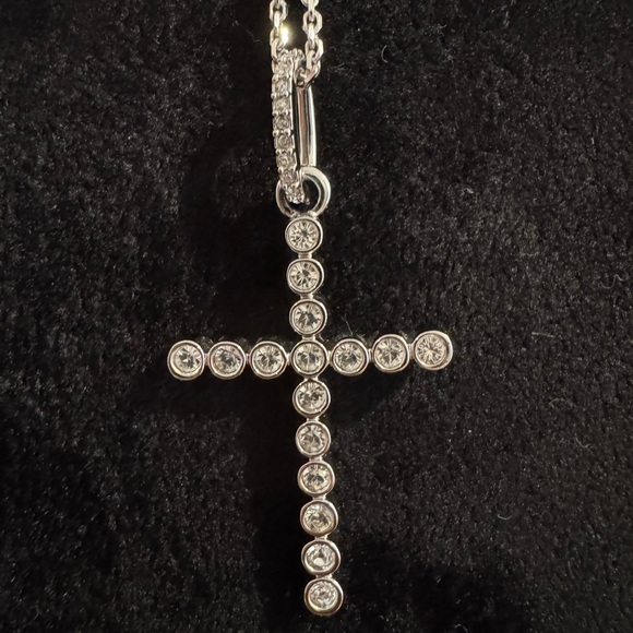 Swarovski cross necklace - Picture 4 of 5